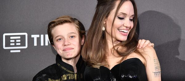 Американская актриса Анджелина Джоли со своей дочерью Шайло - Sputnik Южная Осетия