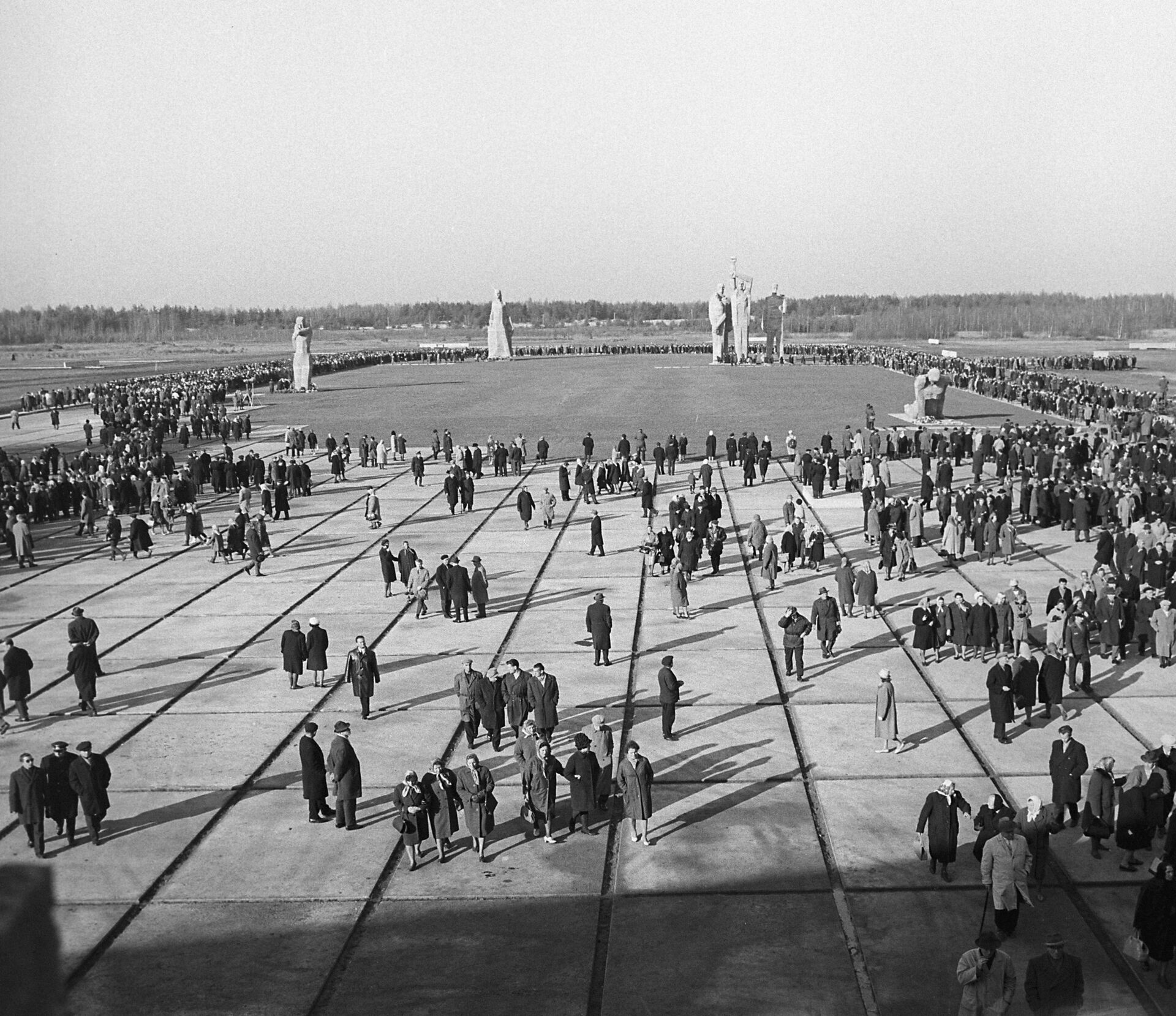 Мемориальный комплекс Саласпилс в Латвии - Sputnik Южная Осетия, 1920, 03.07.2022