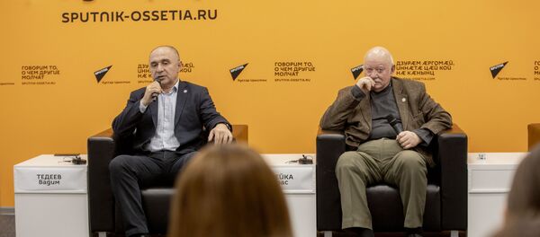 Пресс-конференция с Вадимом Тедеевым и Кипрасом Мажейка - Sputnik Южная Осетия