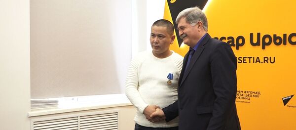 11 лет спустя: как в Цхинвале награждали героя войны 2008 года 11 лет спустя: как в Цхинвале награждали героя войны 2008 года - Sputnik Южная Осетия