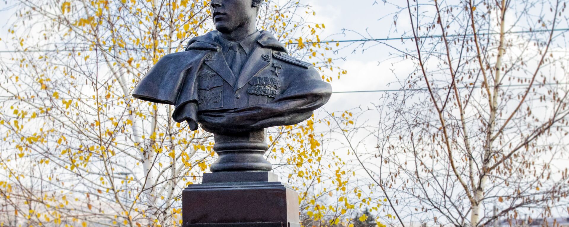 Памятник Денису Ветчинову в Цхинвале - Sputnik Южная Осетия, 1920, 11.06.2026
