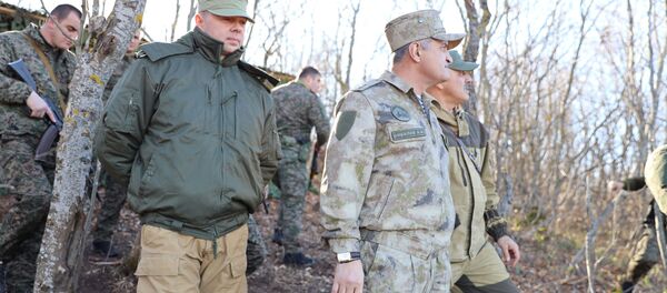 Президент Анатолий Бибилов на пограничном посту в районе Уиста Президент Анатолий Бибилов на пограничном посту в районе Уиста - Sputnik Южная Осетия