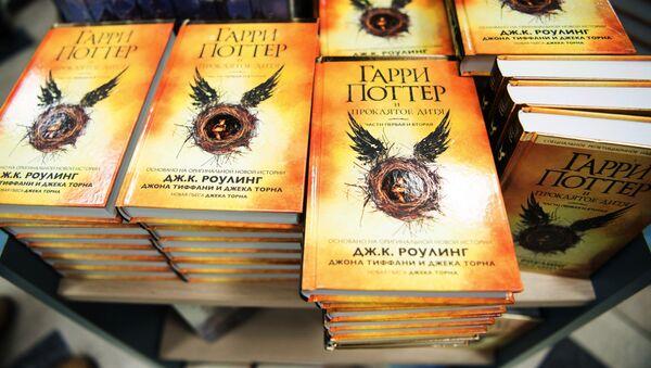 Книги писательницы Джоан Роулинг Гарри Поттер и проклятое дитя - Sputnik Южная Осетия