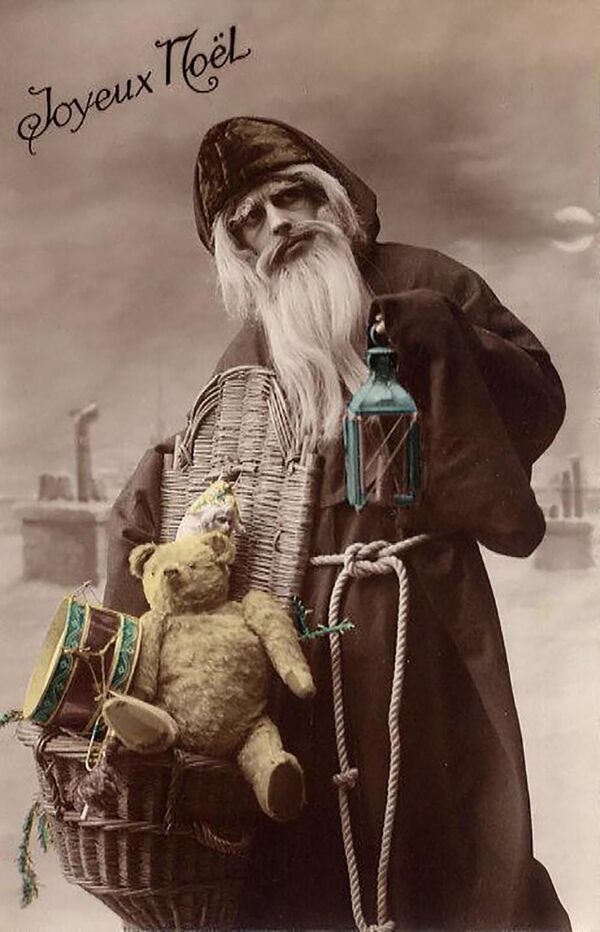 Рождественский французский фольклорный персонаж Пер-Ноэль на открытке - Sputnik Южная Осетия