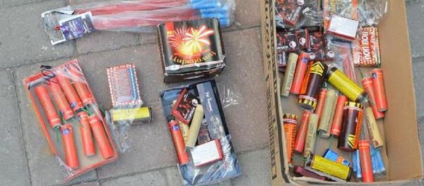 Милиция Цхинвала изъяла 1,5 тысячи запрещенных пиротехнических изделий Милиция Цхинвала изъяла 1,5 тысячи запрещенных пиротехнических изделий - Sputnik Южная Осетия