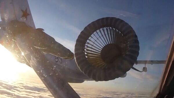 Эффектные кадры дозаправки в воздухе истребителей МиГ-31БМ и Су-34 - Sputnik Южная Осетия