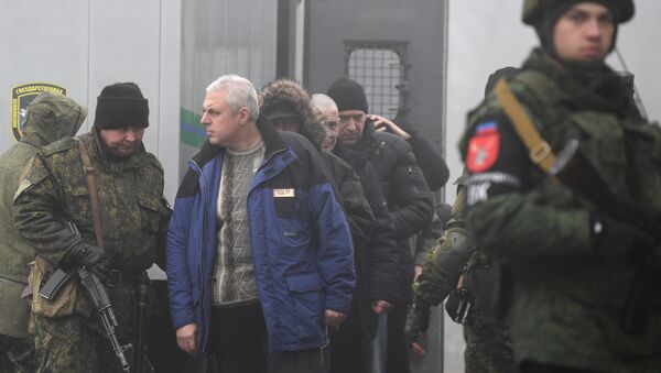 Донбасс и Киев проводят обмен пленными - Sputnik Южная Осетия