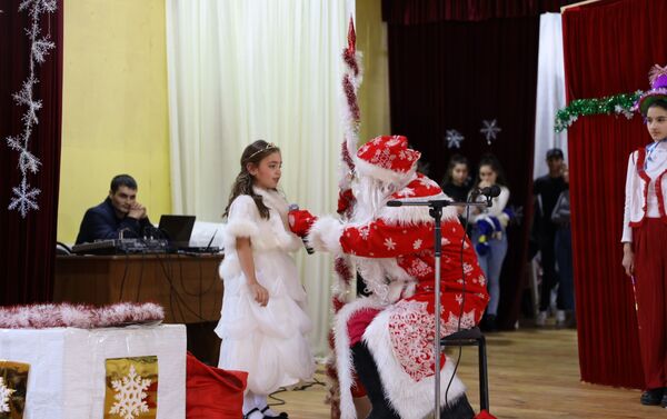  Праздничное новогоднее мероприятие в райцентре Дзау - Sputnik Южная Осетия