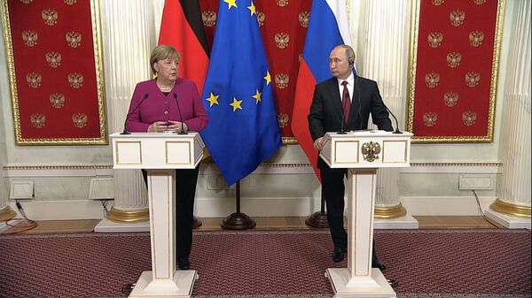 Меркель в Москве: центр тяжести европейской политики смещается на Восток Меркель в Москве: центр тяжести европейской политики смещается на Восток - Sputnik Южная Осетия