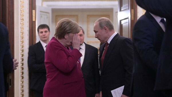Президент РФ Владимир Путин и федеральный канцлер Германии Ангела Меркель - Sputnik Южная Осетия