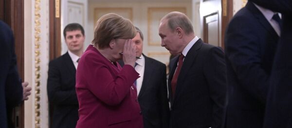 Президент РФ Владимир Путин и федеральный канцлер Германии Ангела Меркель Президент РФ Владимир Путин и федеральный канцлер Германии Ангела Меркель - Sputnik Южная Осетия
