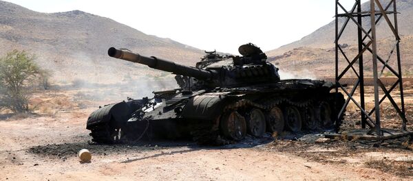 Сгоревший танк Ливийской национальной армии маршала Халифы Хафтара в Ливии Сгоревший танк Ливийской национальной армии маршала Халифы Хафтара в Ливии - Sputnik Южная Осетия