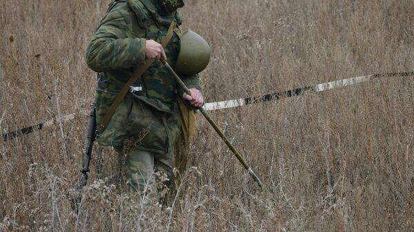 Продолжается сплошное разминирование территории в районе Донецка - Sputnik Южная Осетия