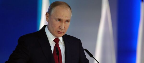 Президент РФ Владимир Путин выступает с ежегодным посланием Федеральному Собранию Президент РФ Владимир Путин выступает с ежегодным посланием Федеральному Собранию - Sputnik Южная Осетия