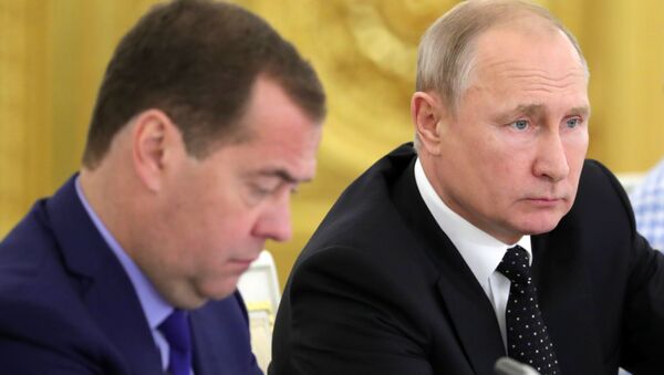 Владимир Путин и Дмитрий Медведев - Sputnik Южная Осетия