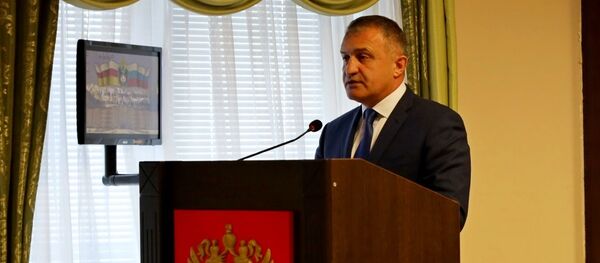Анатолий Бибилов на отчетном собрании Погрануправления ФСБ России в Южной Осетии Анатолий Бибилов на отчетном собрании Погрануправления ФСБ России в Южной Осетии - Sputnik Южная Осетия