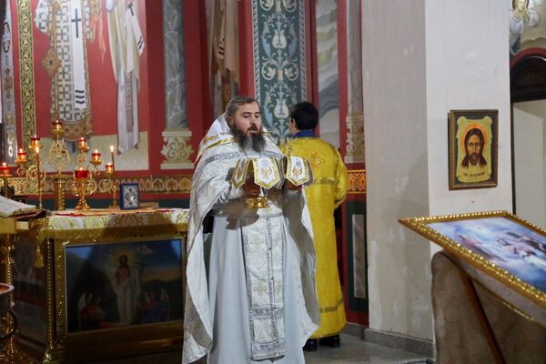 Божественная литургия в Храме Пресвятой Троицы в Цхинвале  - Sputnik Южная Осетия