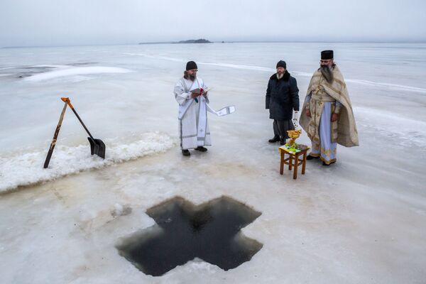 Празднование Крещения в регионах России - Sputnik Южная Осетия