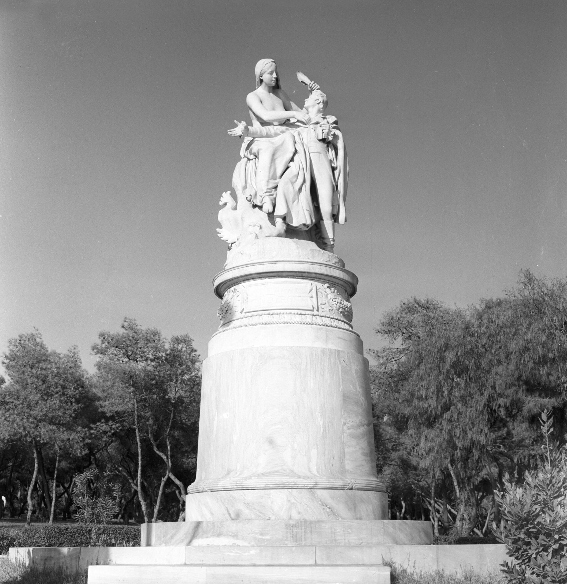 Памятник лорду Байрону - Sputnik Южная Осетия, 1920, 24.04.2022