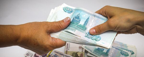 Рублевые купюры разного достоинства - Sputnik Южная Осетия