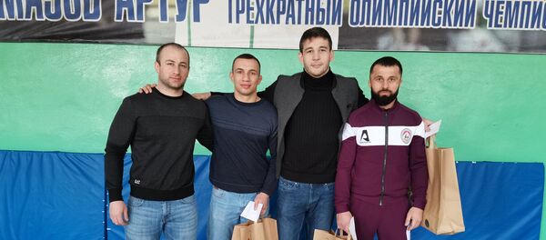Владимир Дудаев, Ацамаз Гогичаев, Дмитрий Кусраев и Олег Магкеев Владимир Дудаев, Ацамаз Гогичаев, Дмитрий Кусраев и Олег Магкеев - Sputnik Южная Осетия