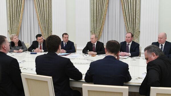 Президент РФ В. Путин встретился с ушедшими в отставку членами правительства РФ - Sputnik Южная Осетия
